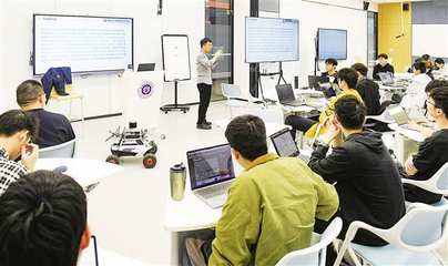 明月湖實(shí)踐 以企業(yè)項(xiàng)目孵化為引擎，探索重慶“四鏈融合”新路徑